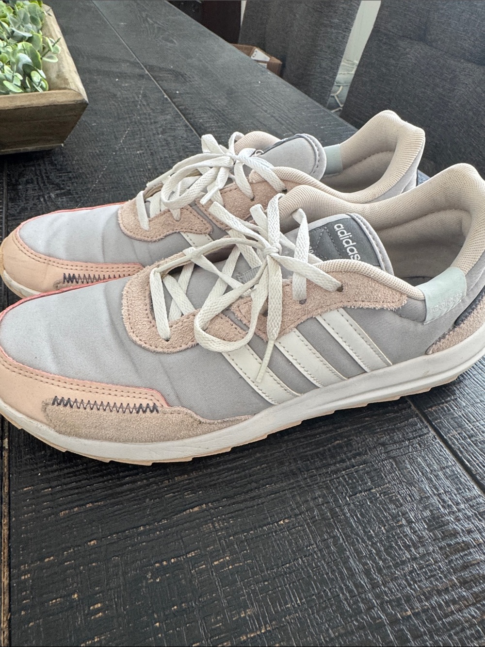 Adidas Women’s Retro Runner Sneakers in Light Gray and Pink Beige Size 10